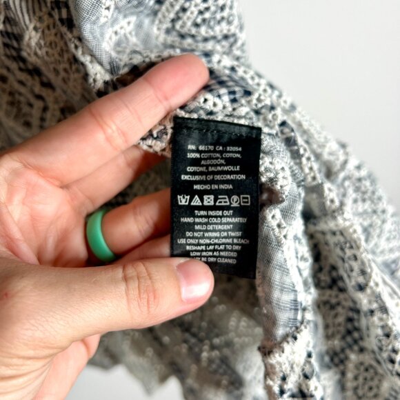 Anthropologie Akemi + Kin Gingham Eyelet Lace Gingham Kimono Boho Cape One Size - Picture 7 of 9